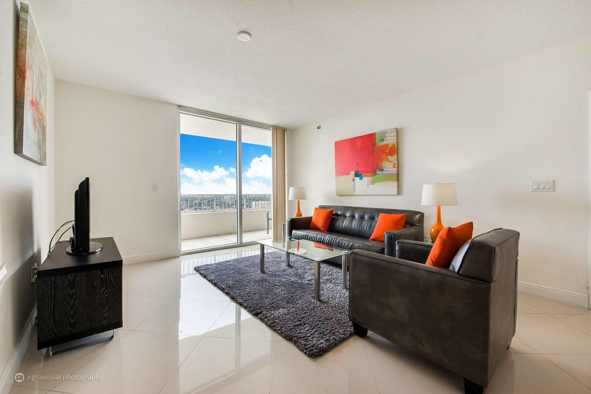 Churchill Suites Miami Brickell - One Broadway Екстер'єр фото