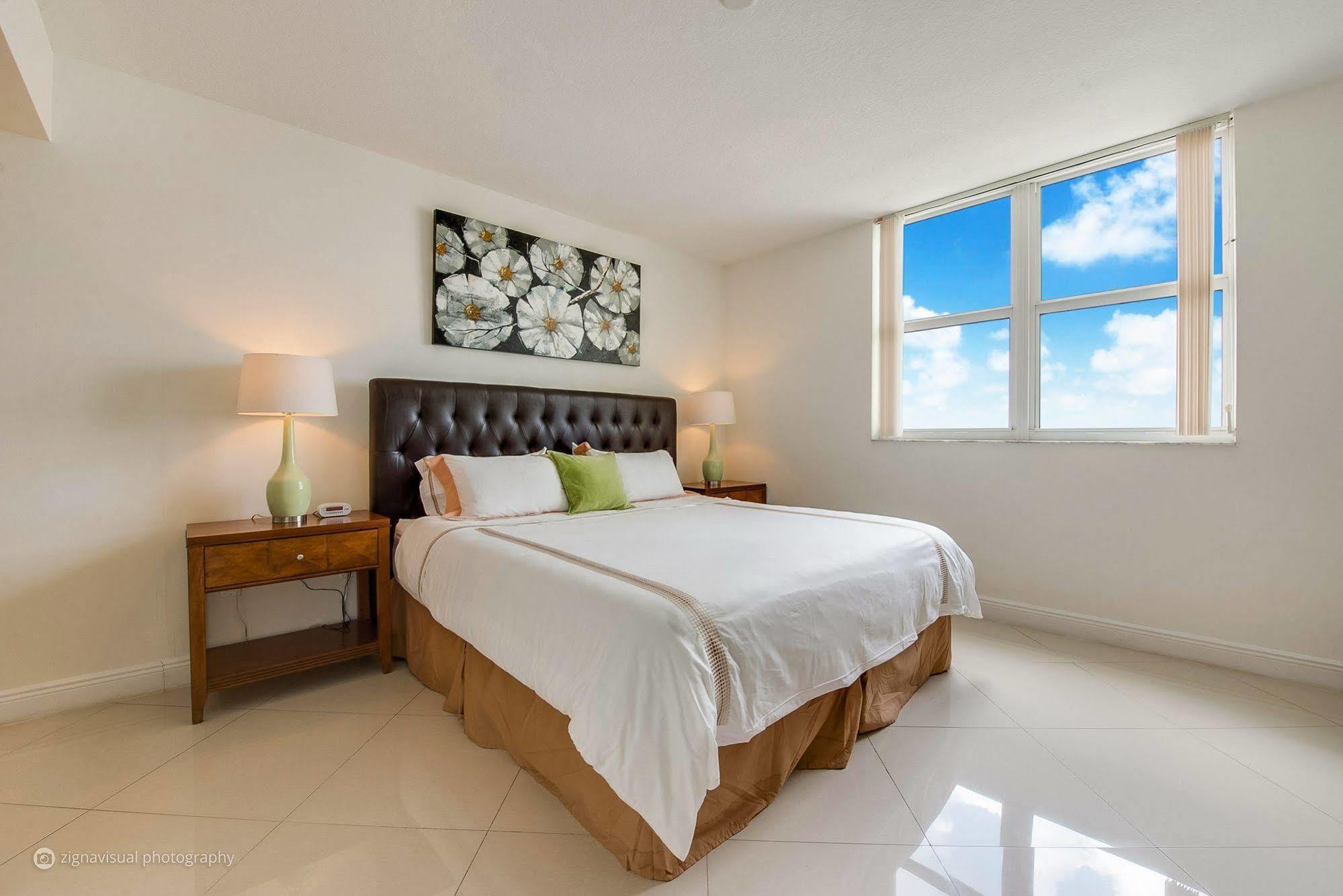 Churchill Suites Miami Brickell - One Broadway Екстер'єр фото