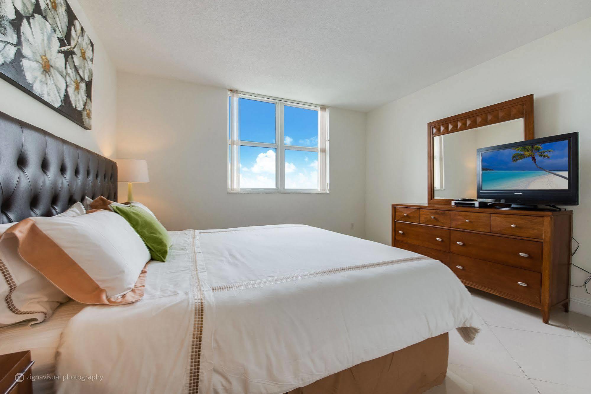Churchill Suites Miami Brickell - One Broadway Екстер'єр фото